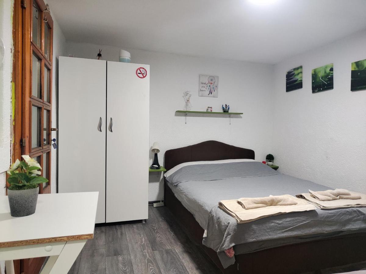 Vini Studio With Private Parking Skopie Exterior foto